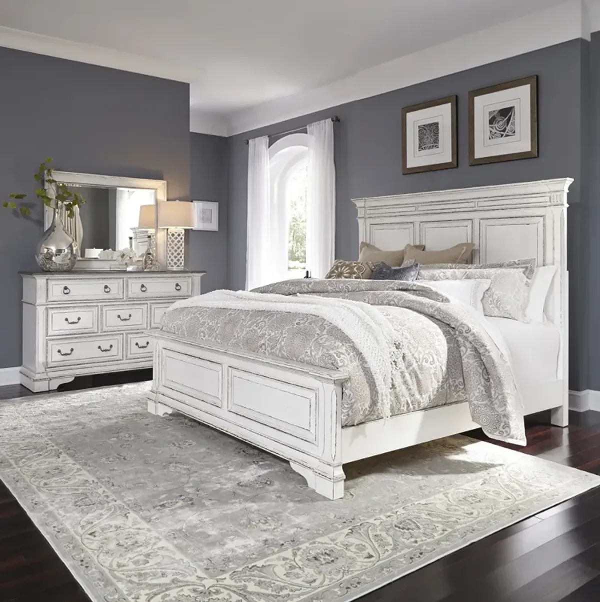 Liberty Furniture Complete California King Set Panel Bed, Dresser & Mirror Abbey Park