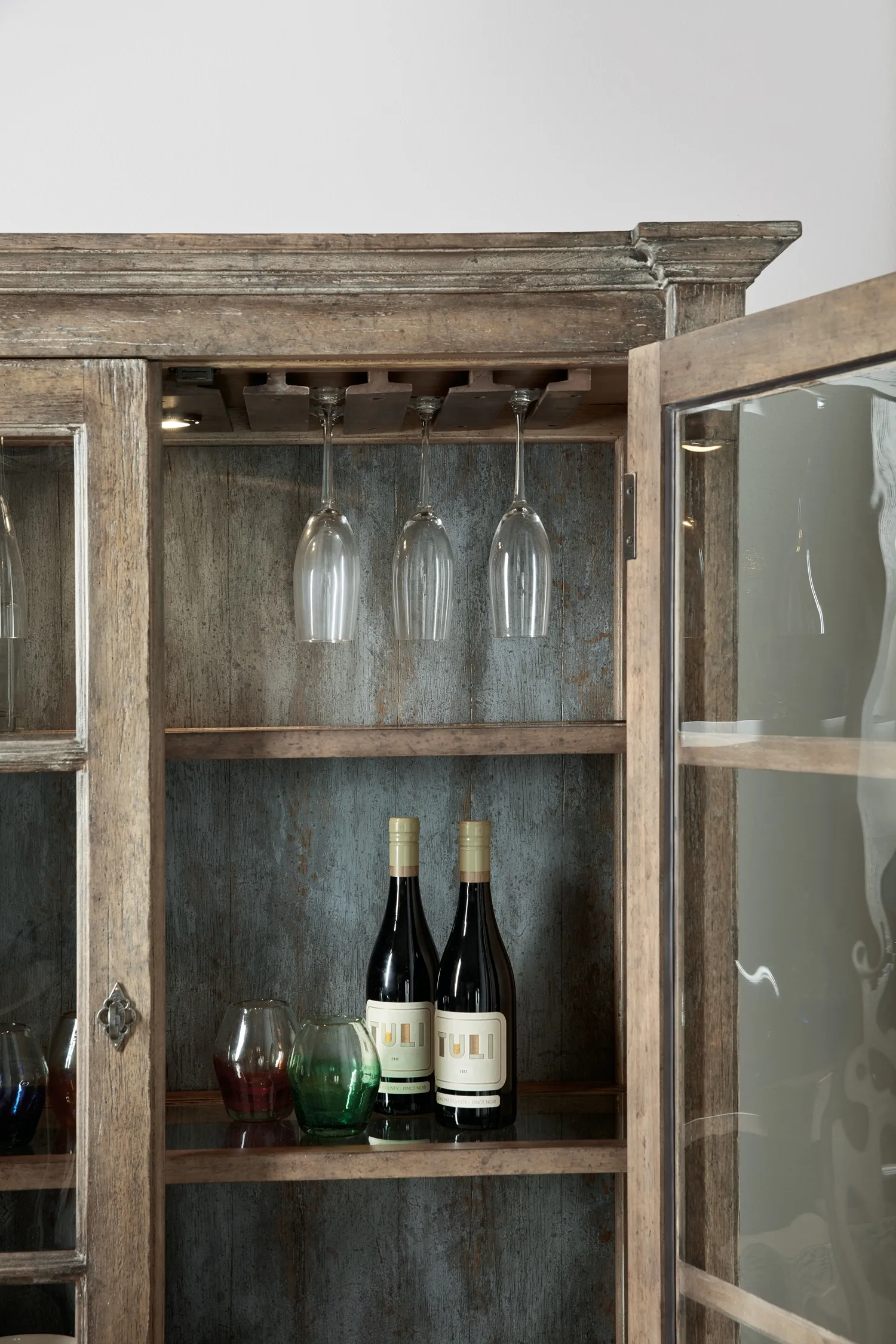 LA GRANGE OQUINN BAR CABINET