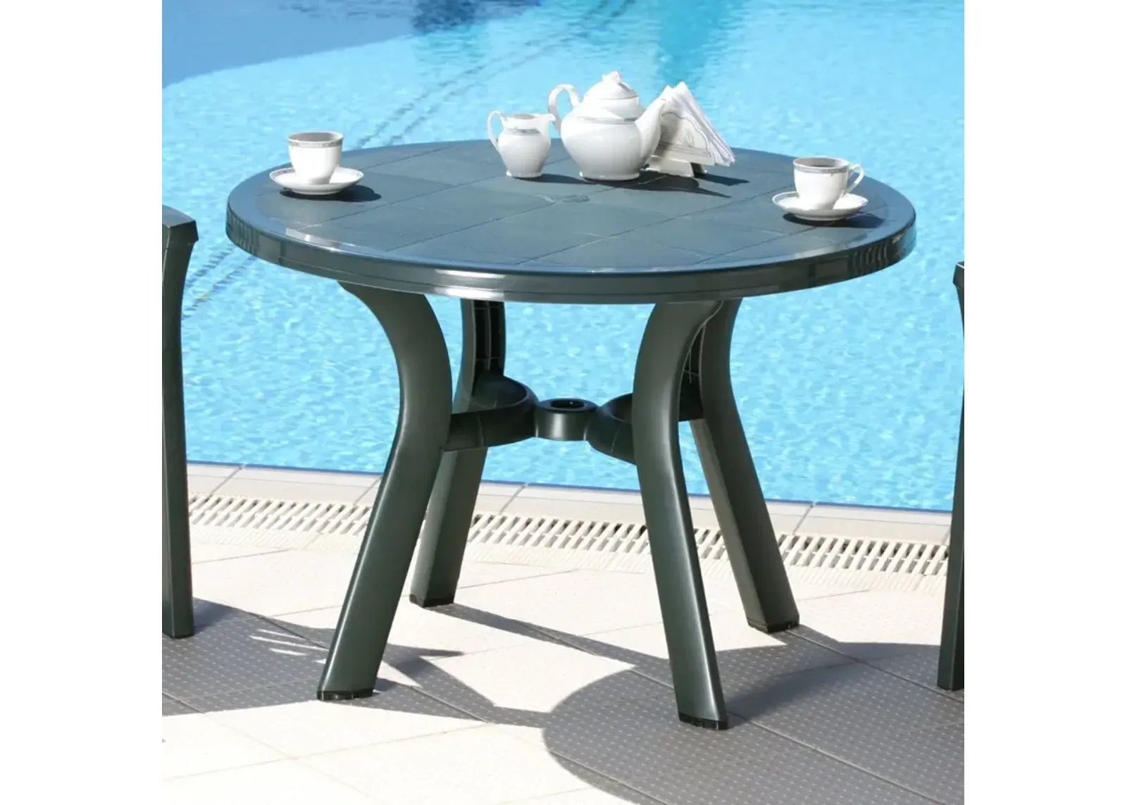 42 Inch Truva Resin Round Outdoor Dining Table Green