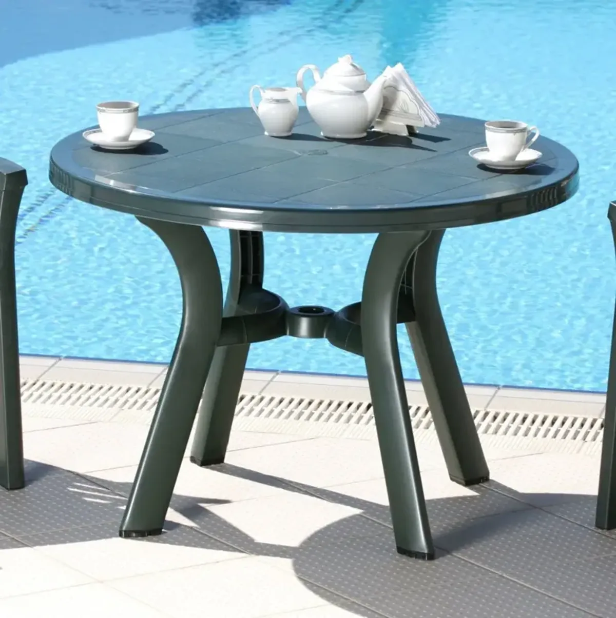 42 Inch Truva Resin Round Outdoor Dining Table Green