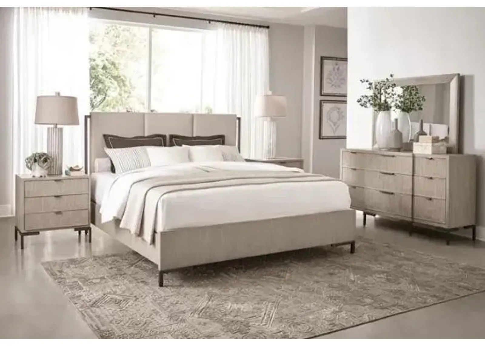 Hekman Scottsdale/Soft White Upholstered King Panel Bed