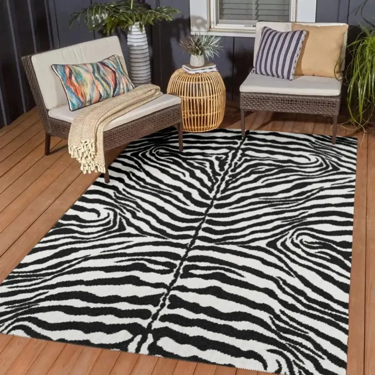 Dalyn Zebra Print Black & White Striped 5'X8' Area Rug