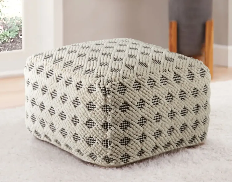 KODI SQUARE POUF