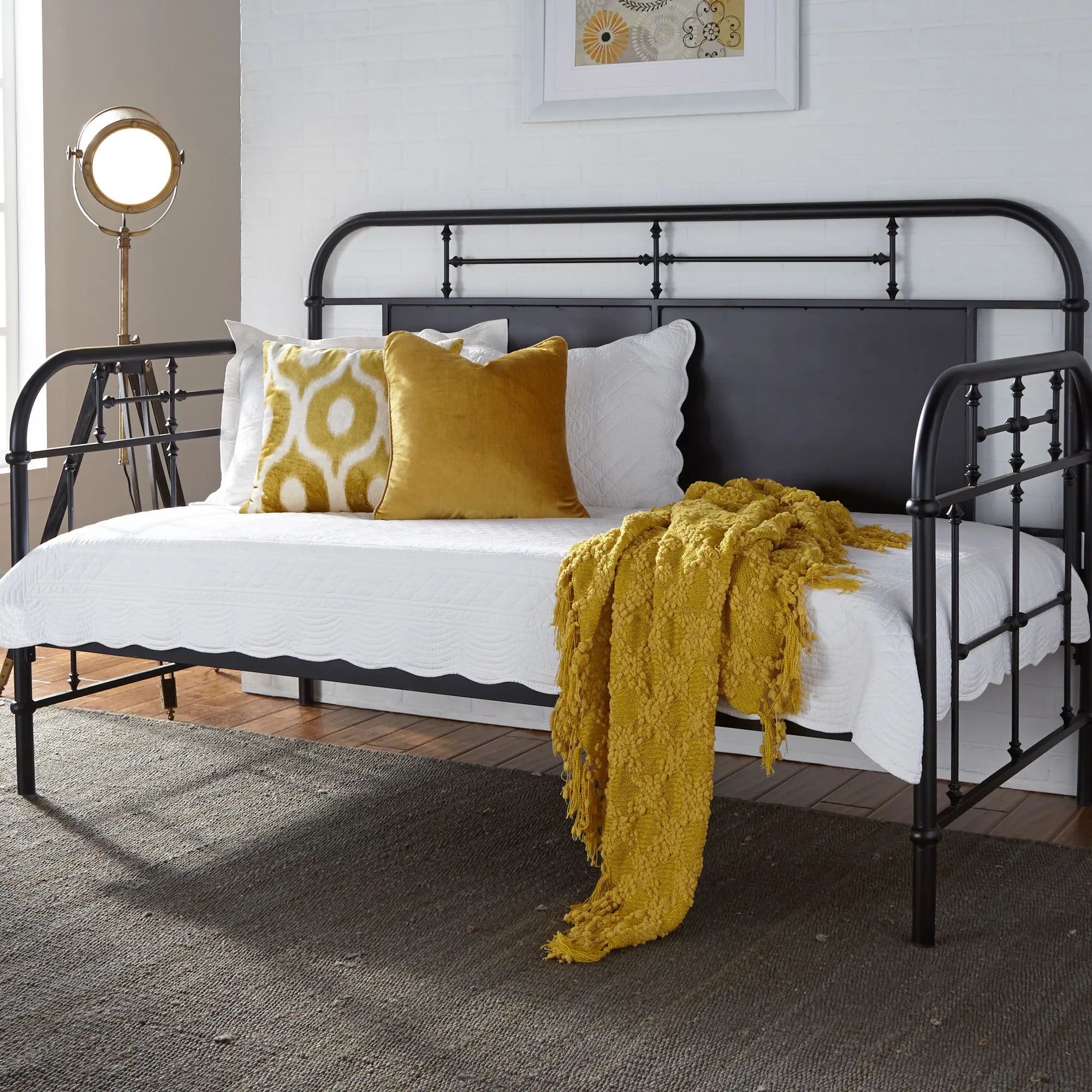 LIBERTY: INCHVINTAGE SERIESINCH BLACK DAYBED