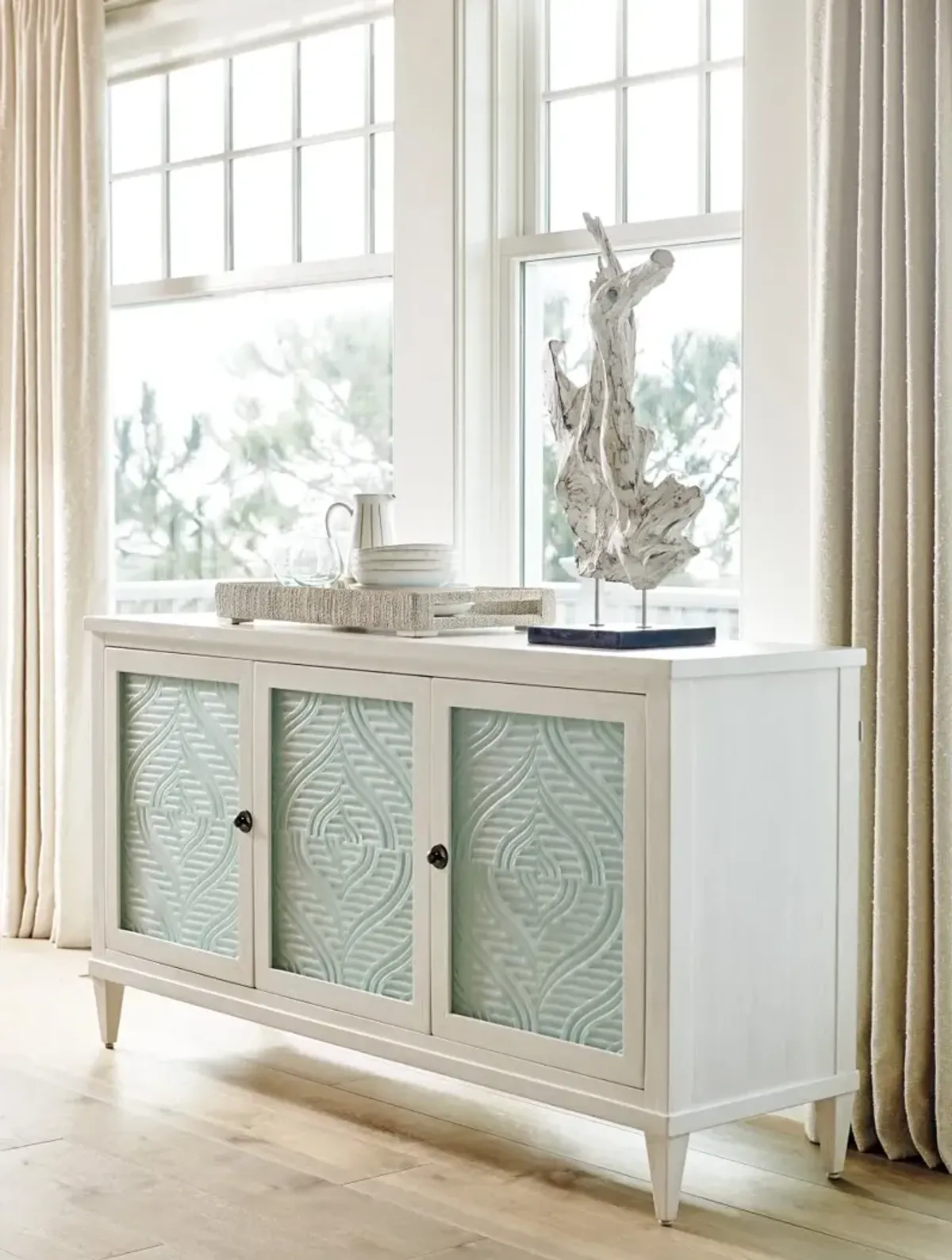 Tommy Bahama Home by Lexington Ocean Breeze Turtle Point Buffet