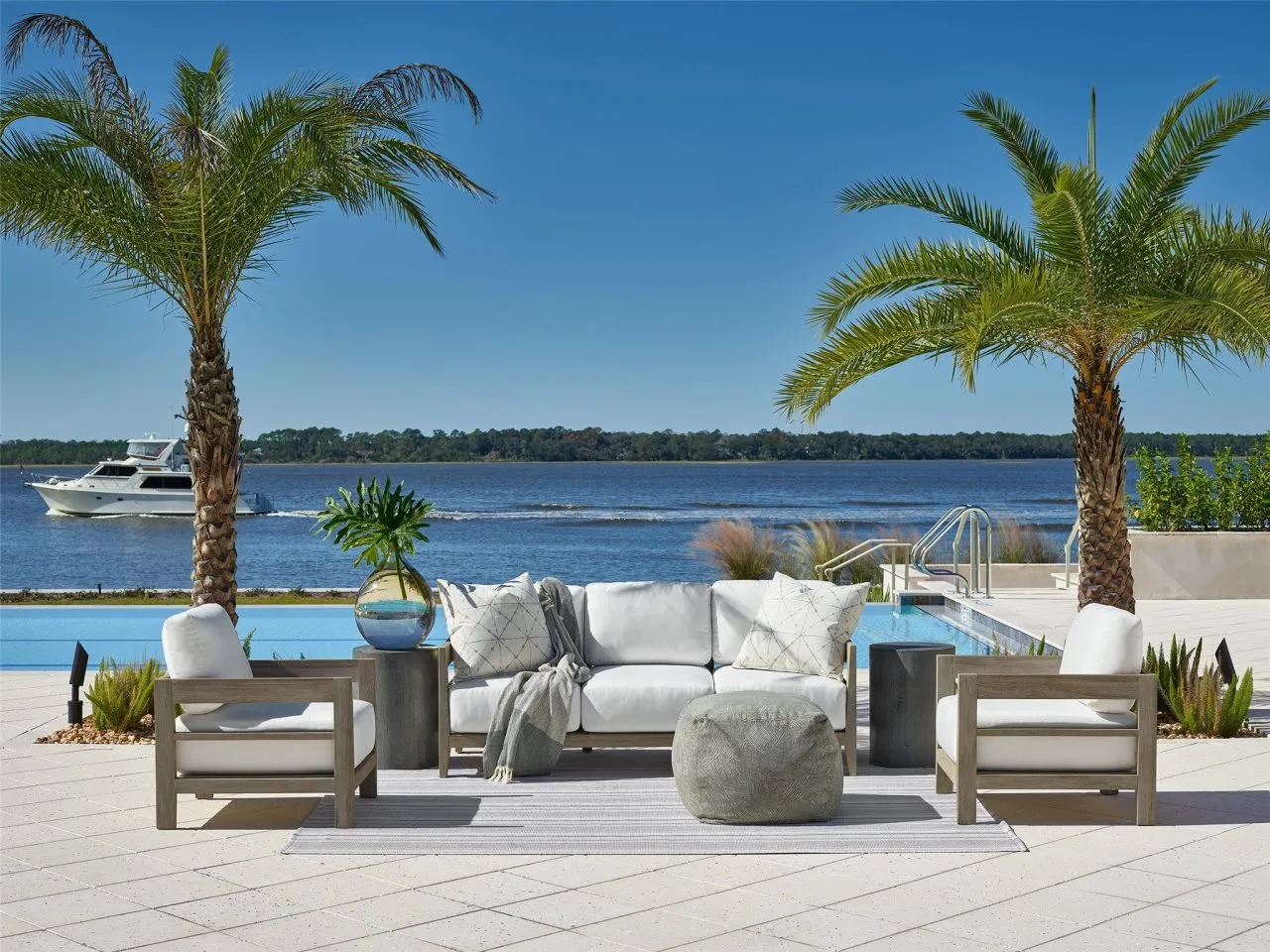 COASTAL LIVING OUTDOOR LA JOLLA SOFA