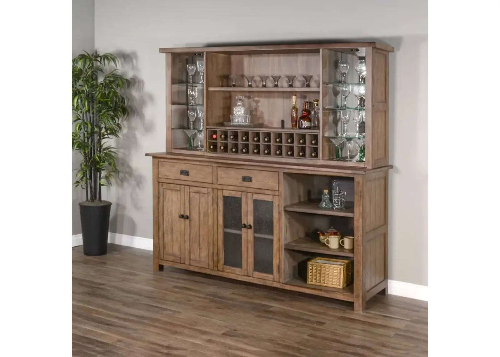 Sunny Designs Doe Valley Buckskin Buffet & Hutch