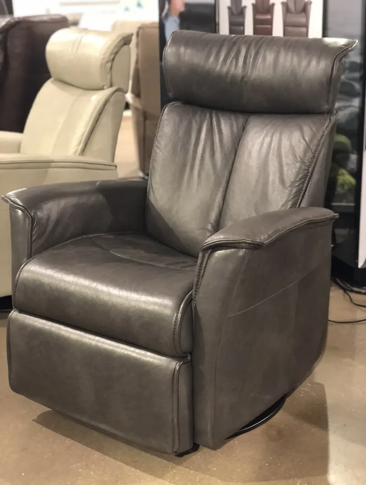 Norweigan Comfort Duke Large Relaxer Power Leather Swivel Recliner