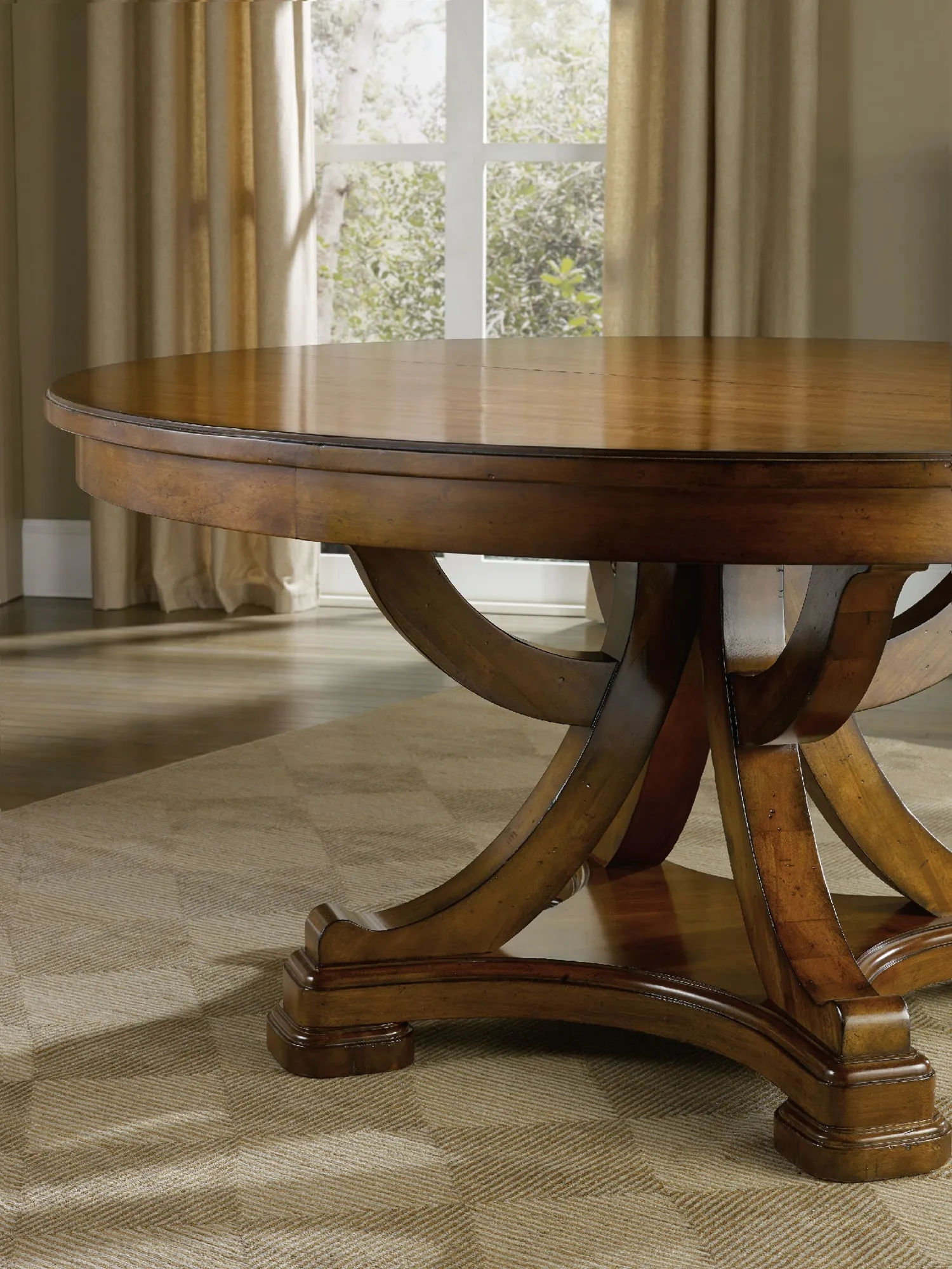 TYNECASTLE ROUND PEDESTAL DINING TABLE WITH ONE 18 INCH LEAF