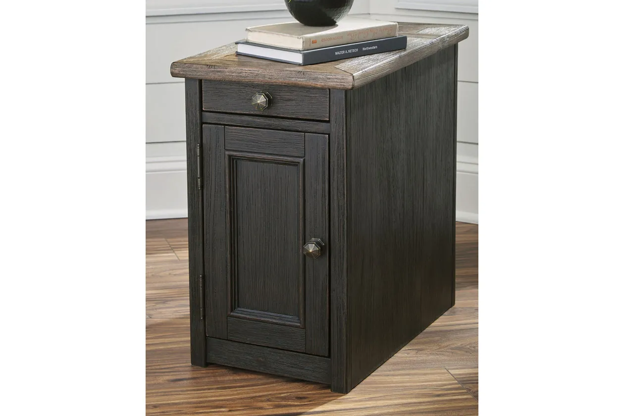 TYLER CREEK CHAIRSIDE END TABLE WITH USB PORTS & OUTLETS GRAYISH BROWN BLACK SIGNATURE DESIGN