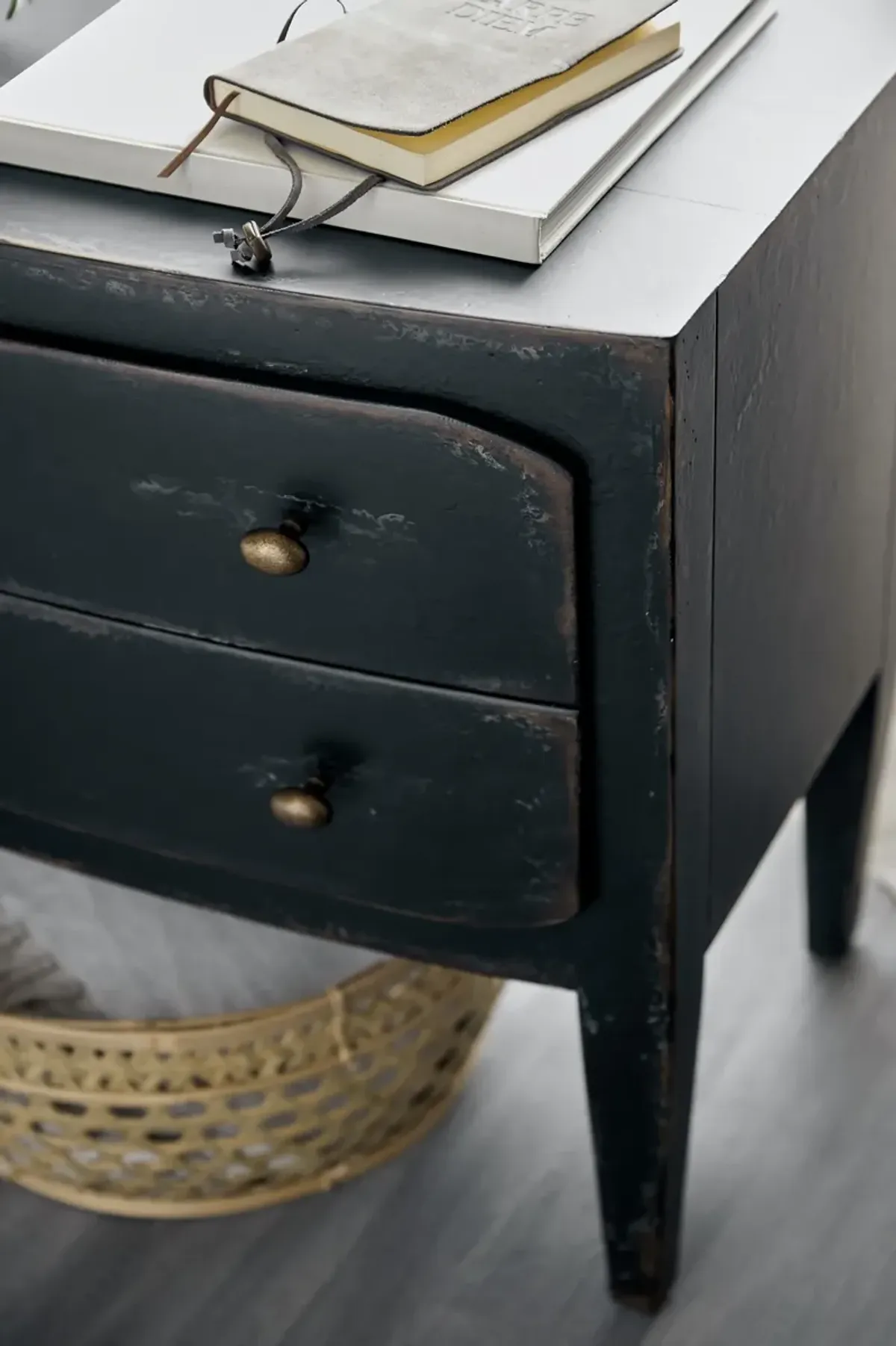 Hooker Furniture Ciao Bella 2-Drawer Nightstand Black