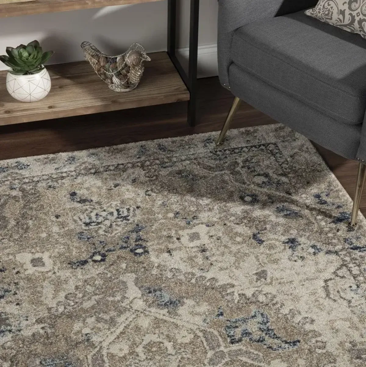 Dalyn Elegant Vintage-Inspired Antigua Linen 5'X8' Area Rug in Distressed Grey & Soft Blue