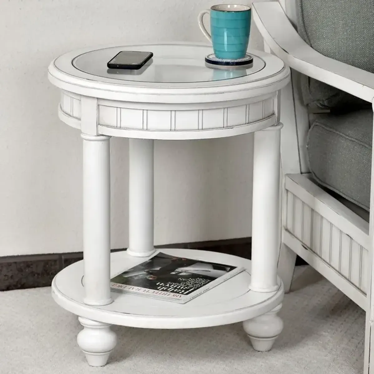 Seawinds Monaco Round End Table Blanc Finish