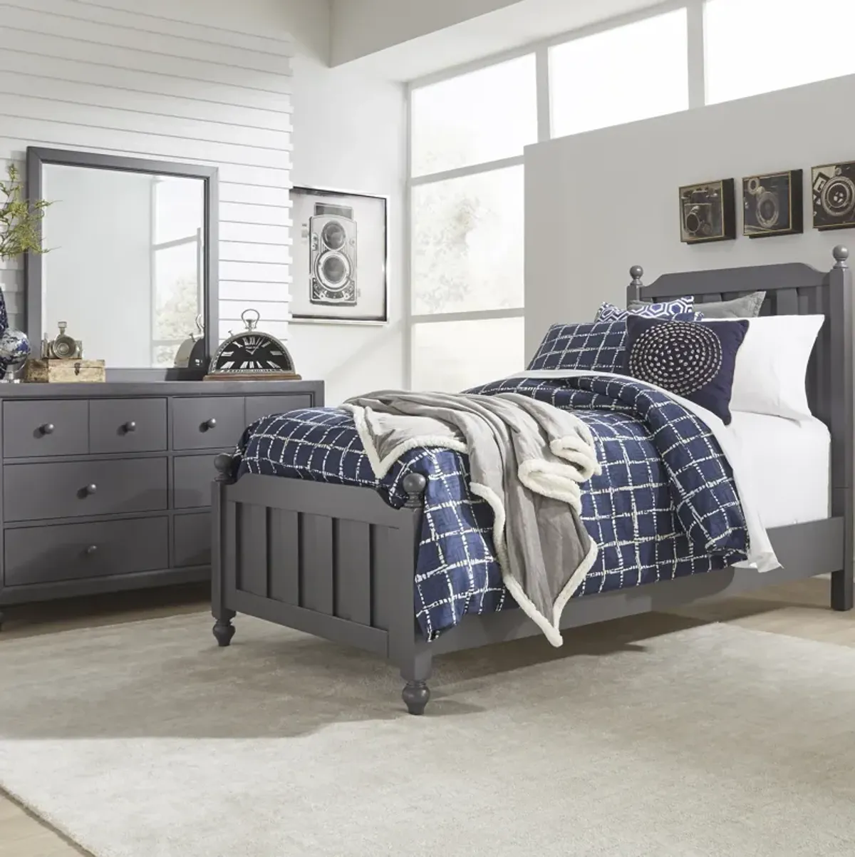 Liberty Furniture Kids/Teens Complete Full Bedroom Set Panel Bed, Dresser & Mirror Cottage View