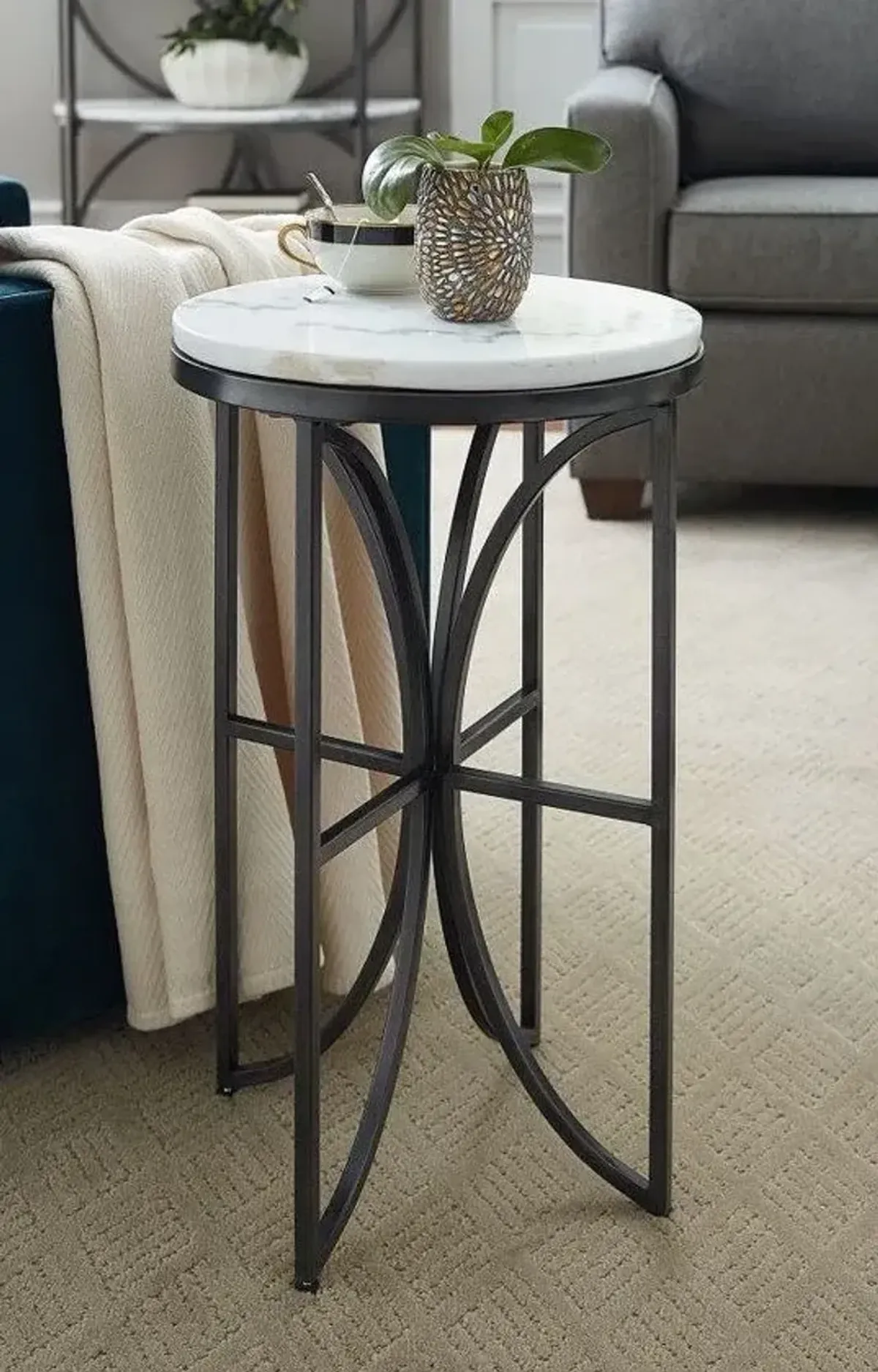 Hammary Table Small Round Accent Impact