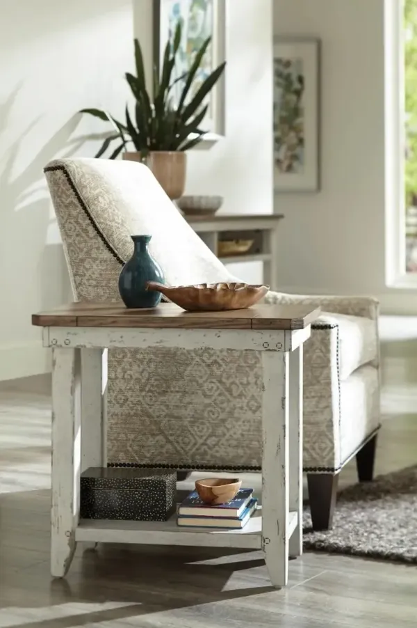 Hammary Chambers Chairside Table