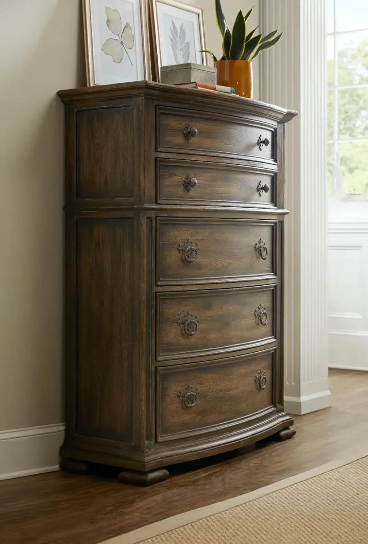 Hooker Furniture Gillespie 5-Drawer Chest