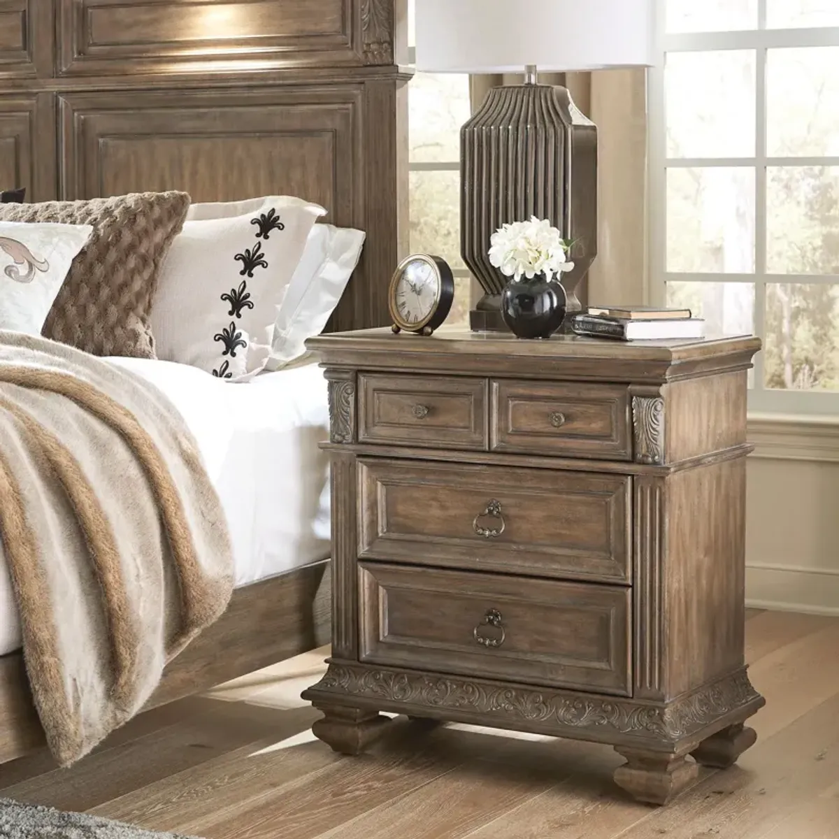 Liberty Furniture Bedside Charging Station Carlisle Court Chest