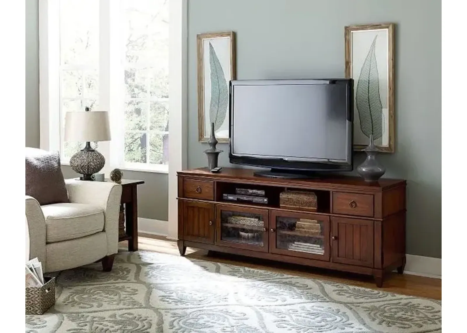 Hammary Traditional Wooden Media Console with Glass Doors in Mahogany Finish