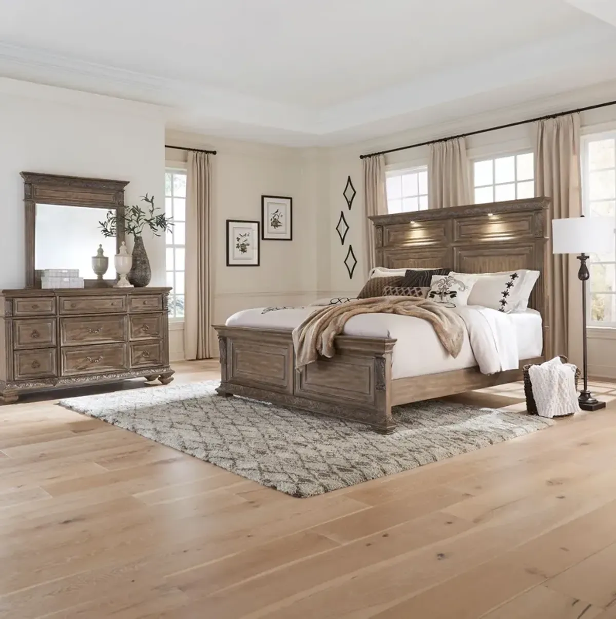 Liberty Furniture Complete Queen Bedroom Set Panel Bed, Dresser & Mirror Carlisle Court