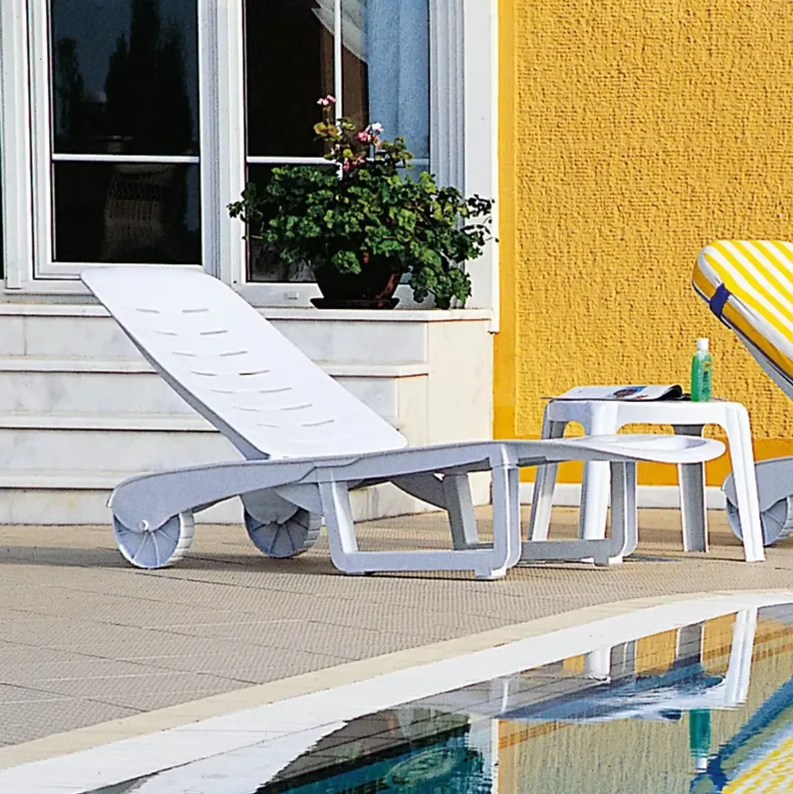 Compamia Sundance Pool Chaise Lounge Chair White