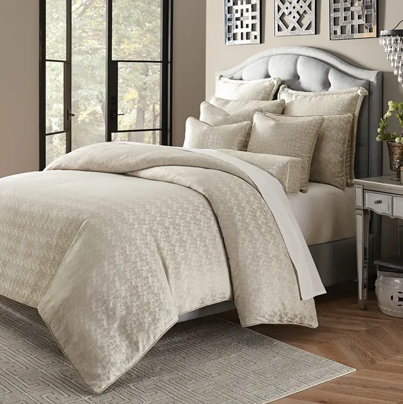 Amini Queen Carlyle Platinum Comforter Set