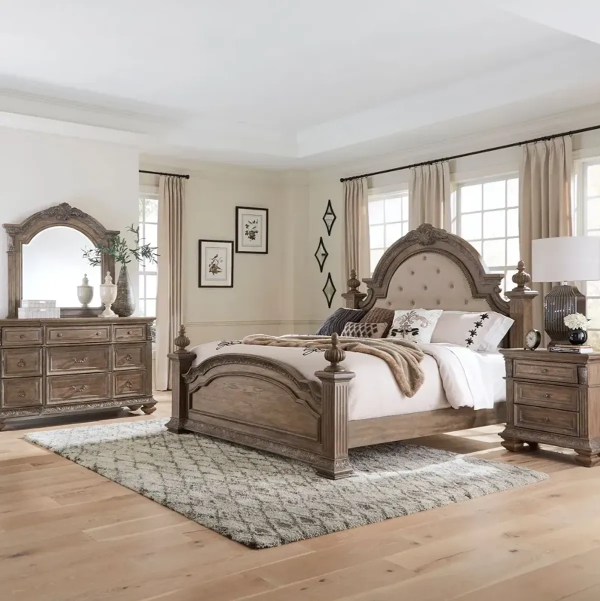 Complete Queen Bedroom Set - Poster Bed, Dresser, Mirror & Nightstand - Carlisle Court