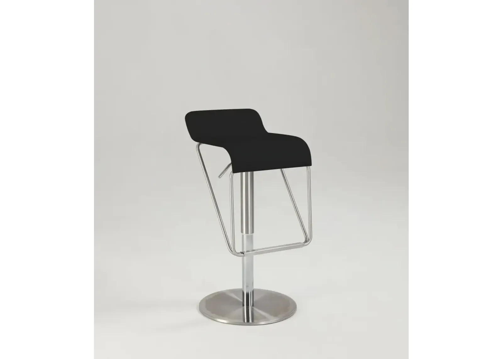 BLACK LOW BACK PNEUMATIC-ADJUSTABLE SWIVEL STOOL