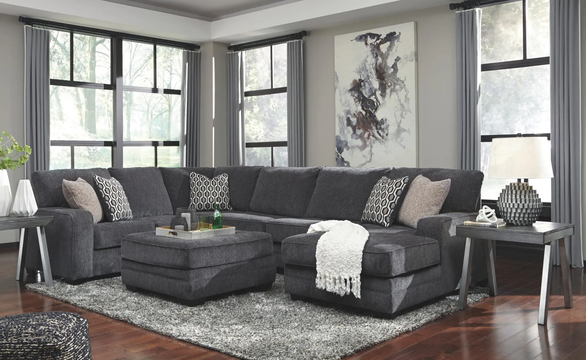 TRACLING 3-PIECE SECTIONAL WITH CHAISE SLATE BENCHCRAFT