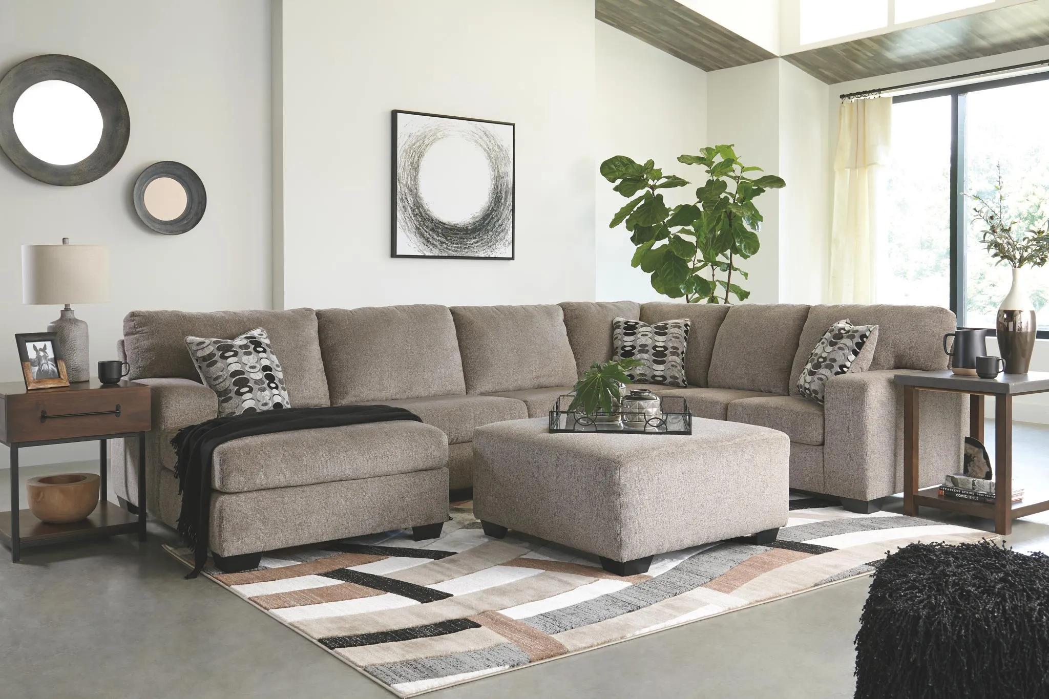 BALLINASLOE 3-PIECE SECTIONAL WITH CHAISE PLATINUM SIGNATURE DESIGN