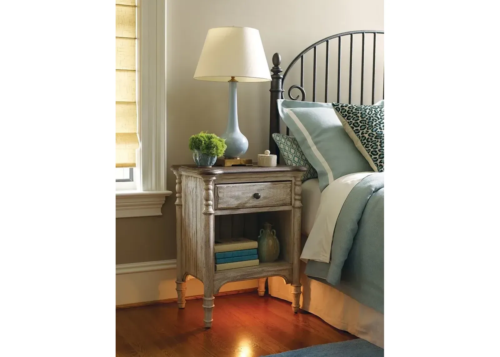 Kincaid Weatherford Cornsilk 1-Drawer Open Nightstand