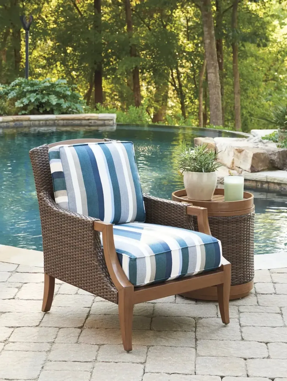 Tommy Bahama Outdoor by Lexington Harbor Isle Lounge Chair in Walnut