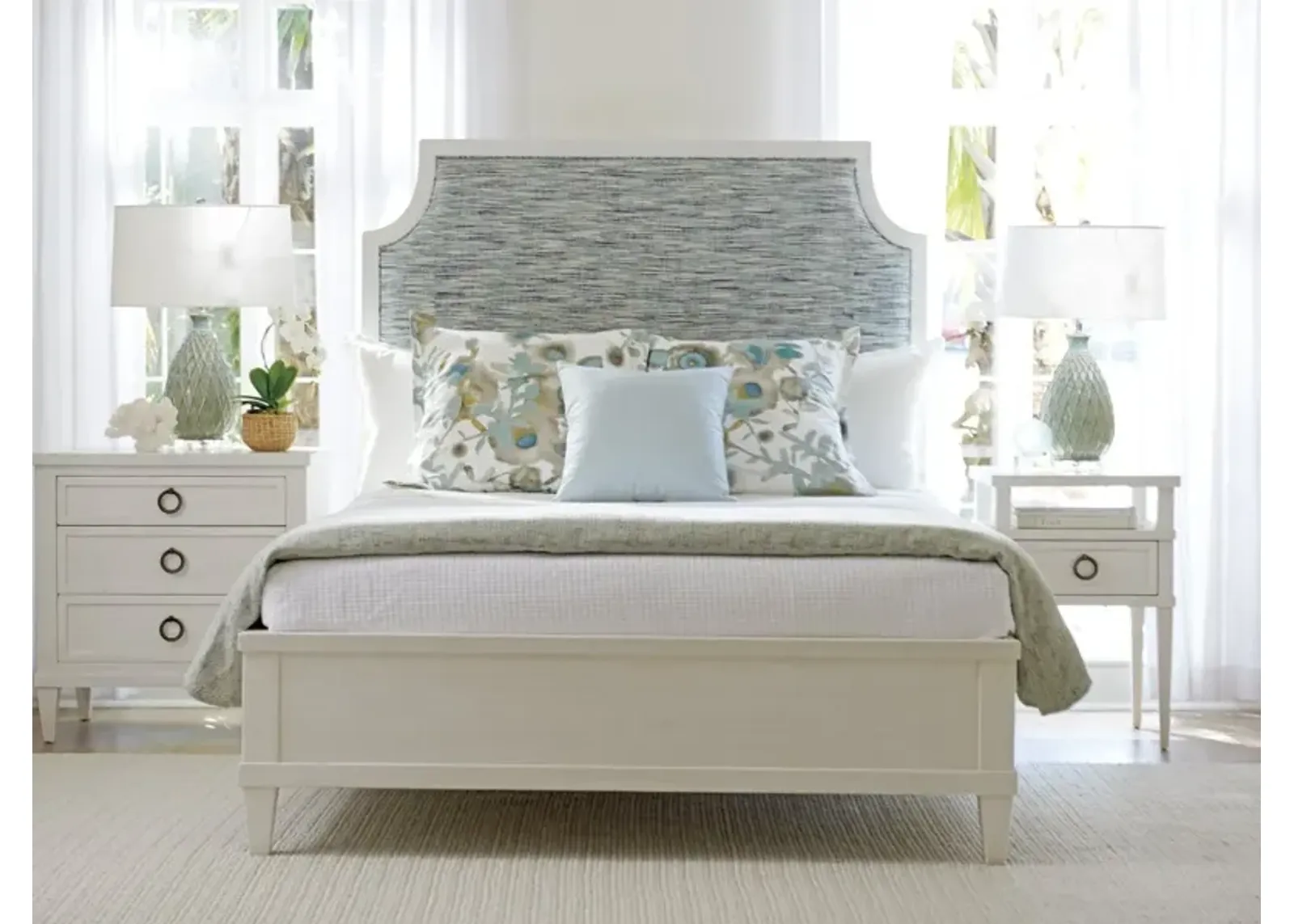 Tommy Bahama Home by Lexington Ocean Breeze White Belle Isle Upholstered Queen Bed