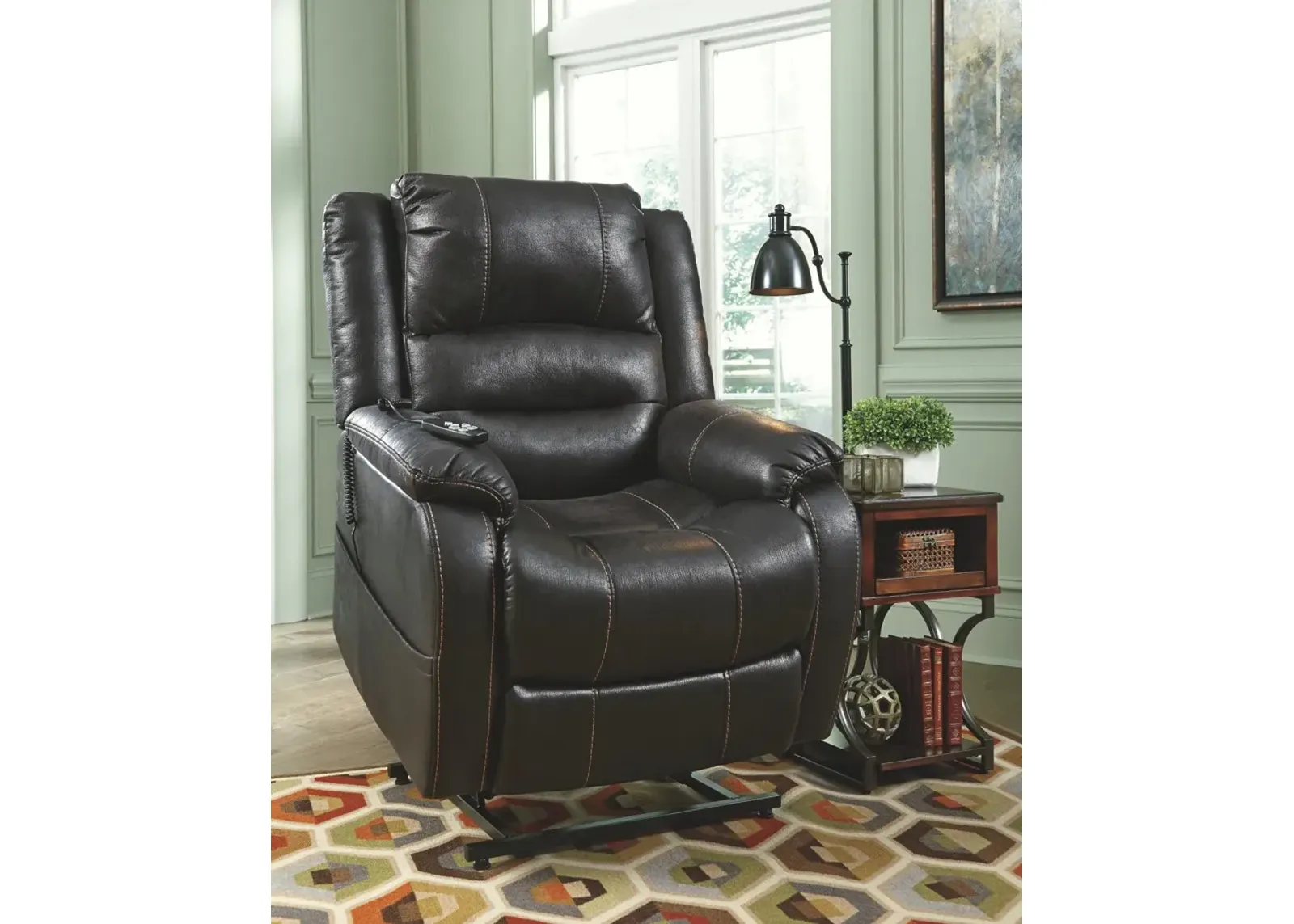 Hudson's Furniture Exclusive Yandel Power Lift Recliner