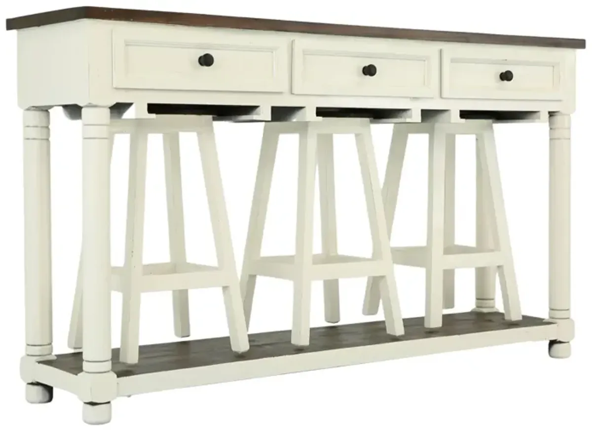 TRADITIONAL KITCHEN ISLAND WITH STOOLS