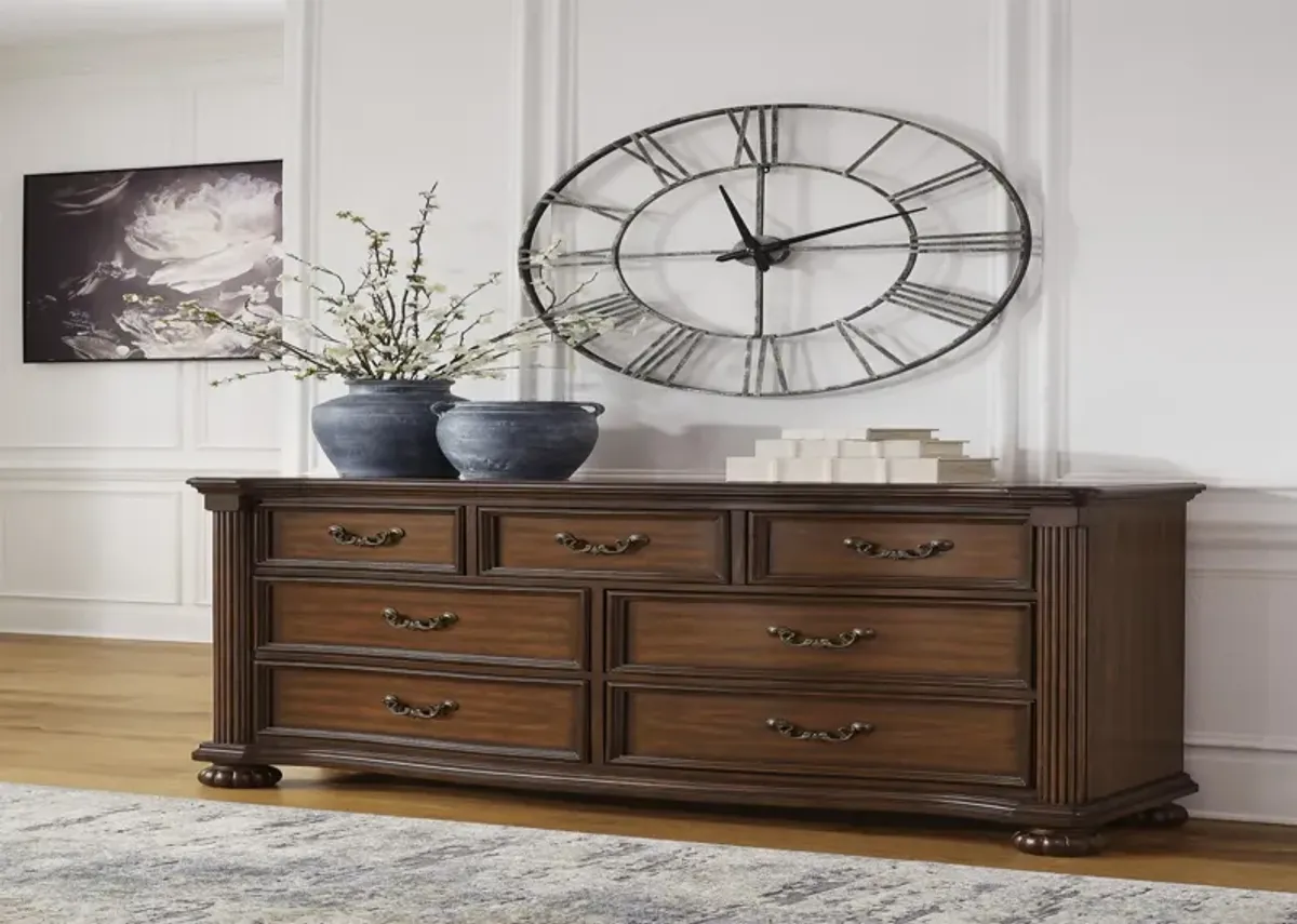 LAVINTON DRESSER