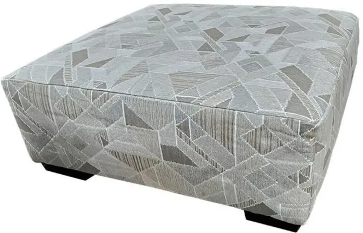 ZAFTIG COCKTAIL OTTOMAN