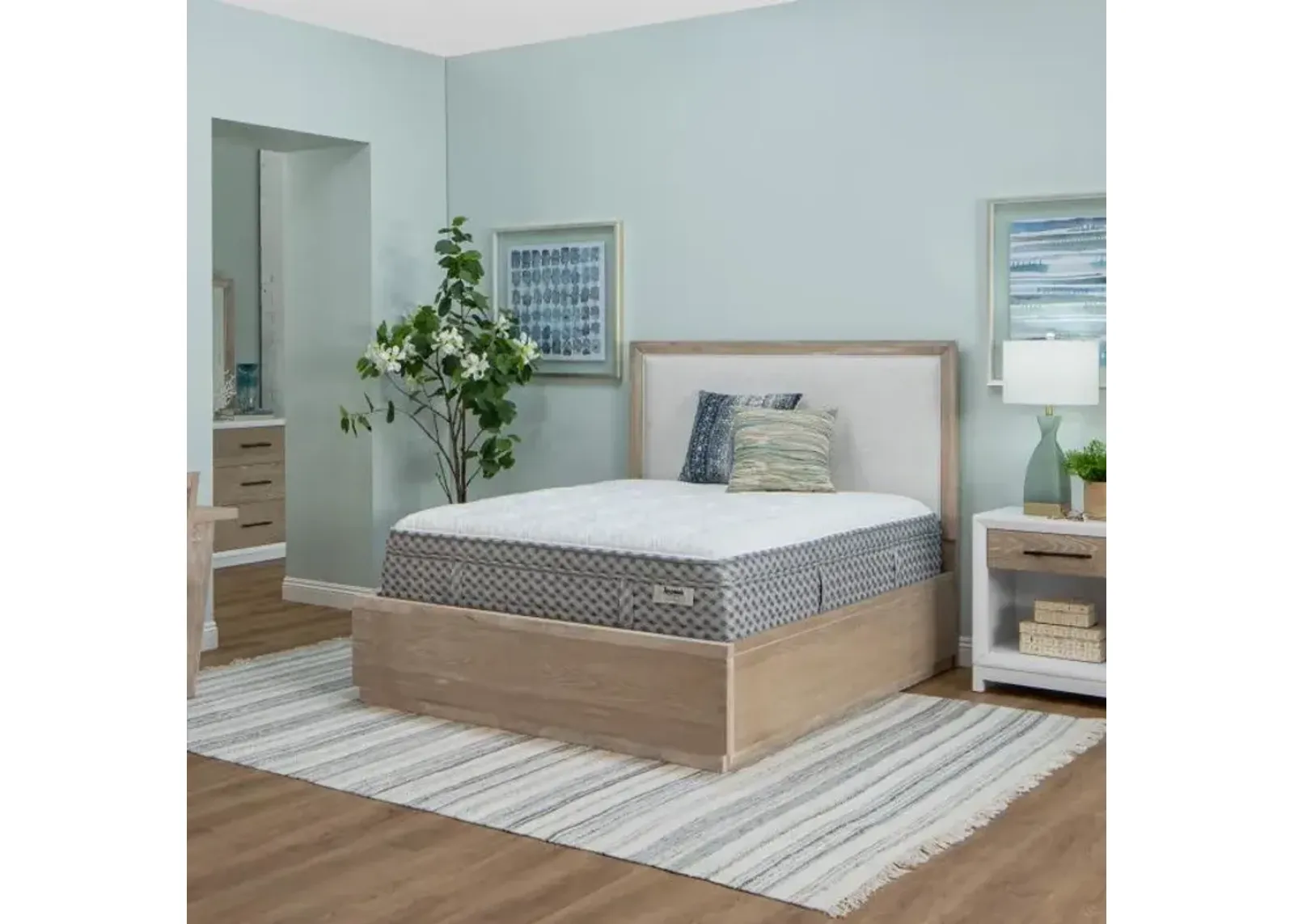 Estate 3.0 Plush California King Mattress & Elevate Horizontal Adjustable Power Base