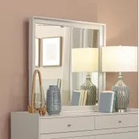 Minetta Mirror