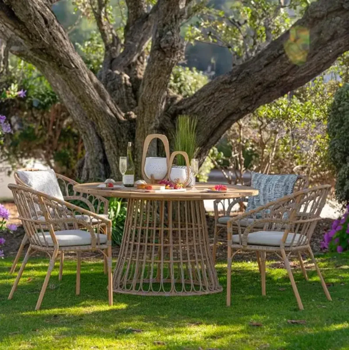 Hermosa Outdoor Dining Set