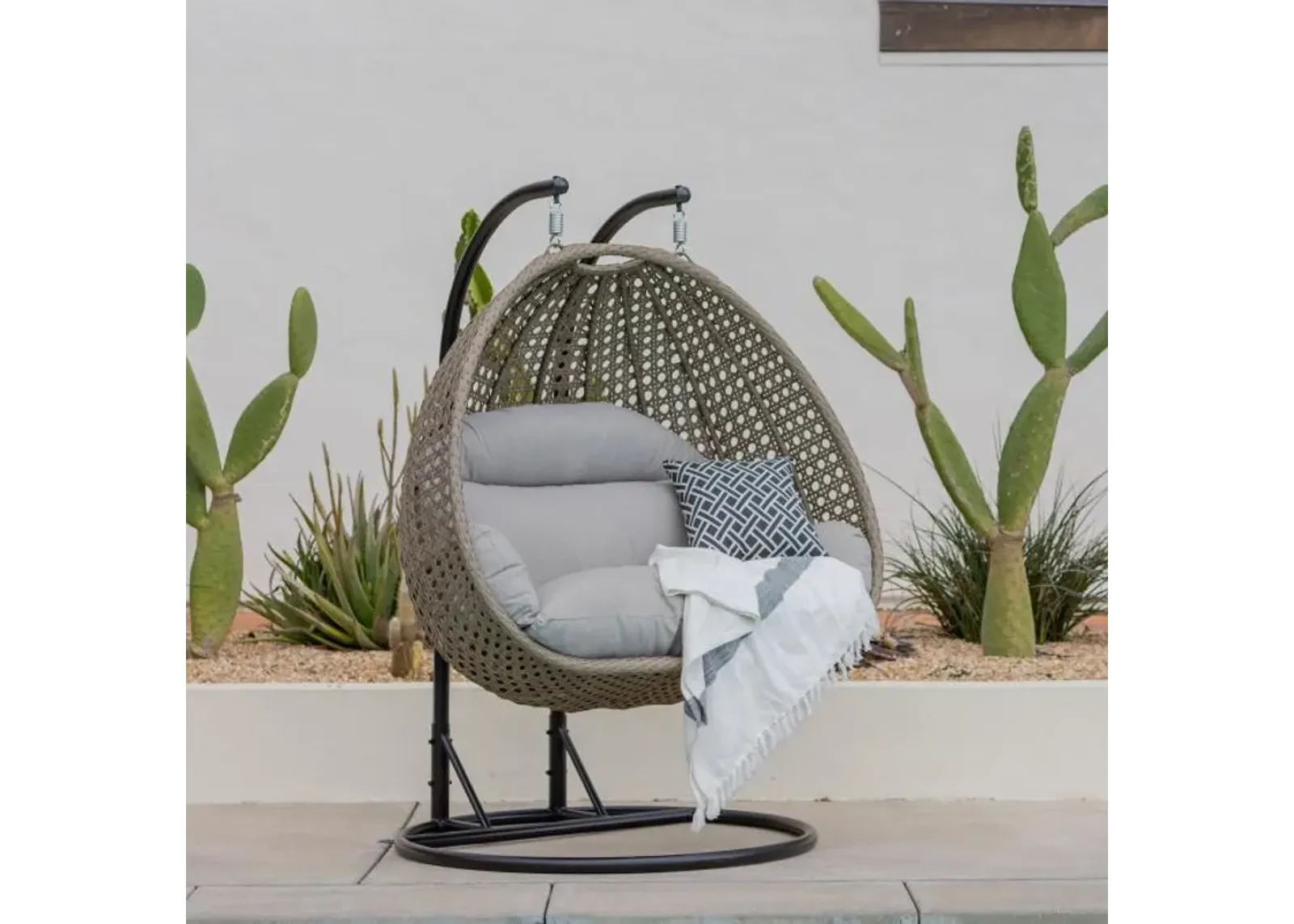 Sea Wall Outdoor Double Basket Chair