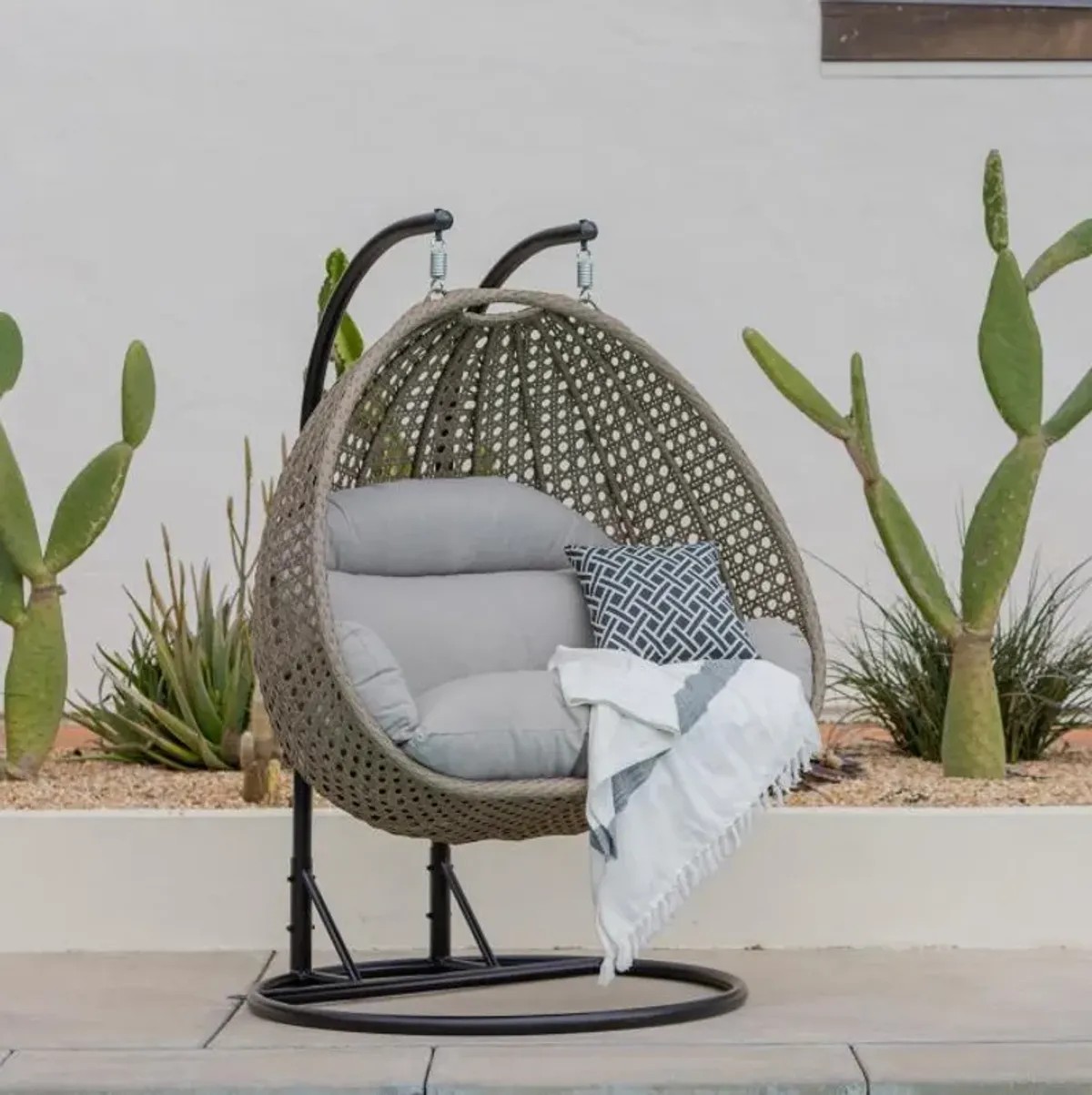 Sea Wall Outdoor Double Basket Chair