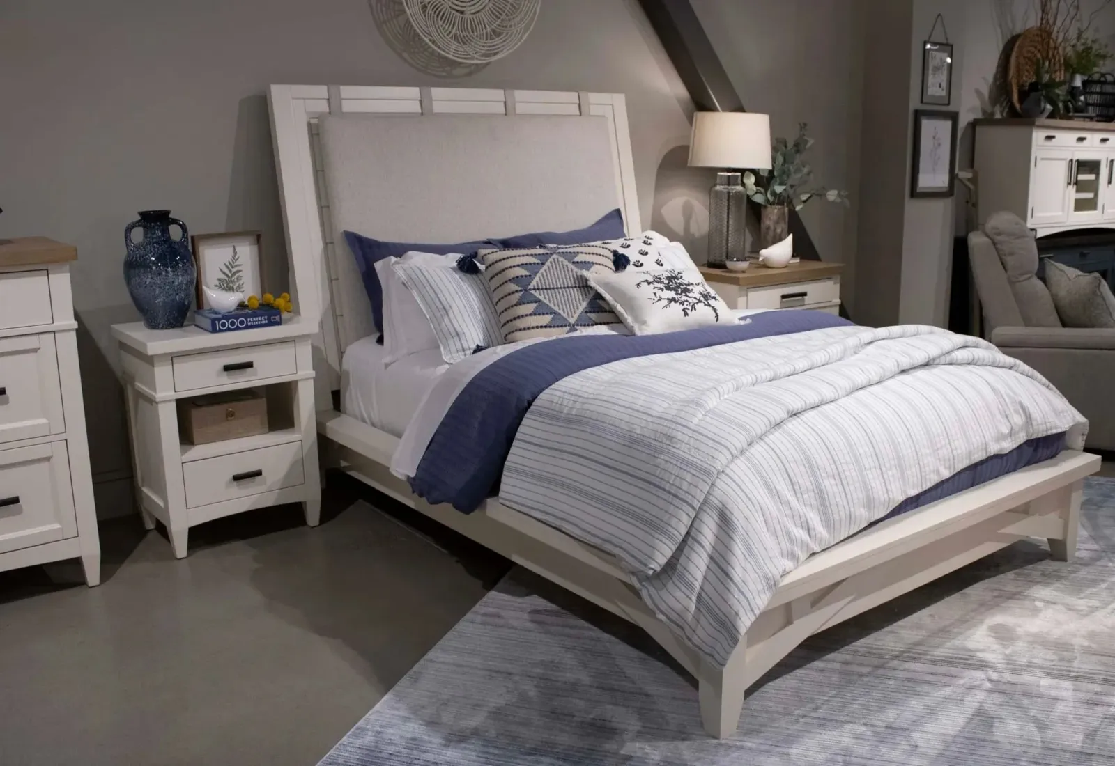 King Platform Bed, Nightstand, Dresser &Amp; Mirror