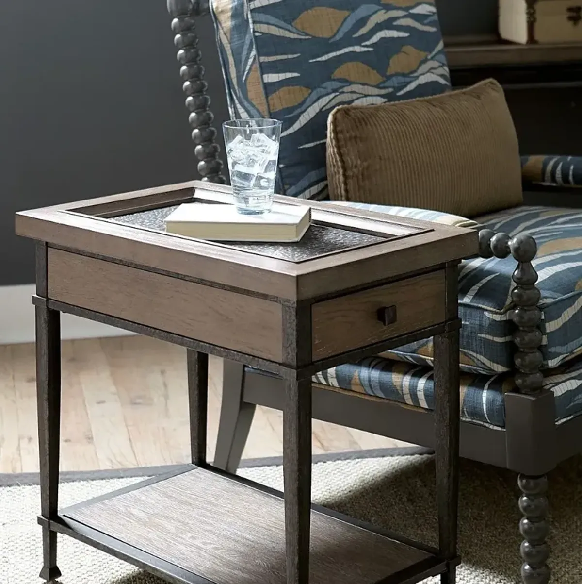 Hammary AUSTIN CHAIRSIDE TABLE