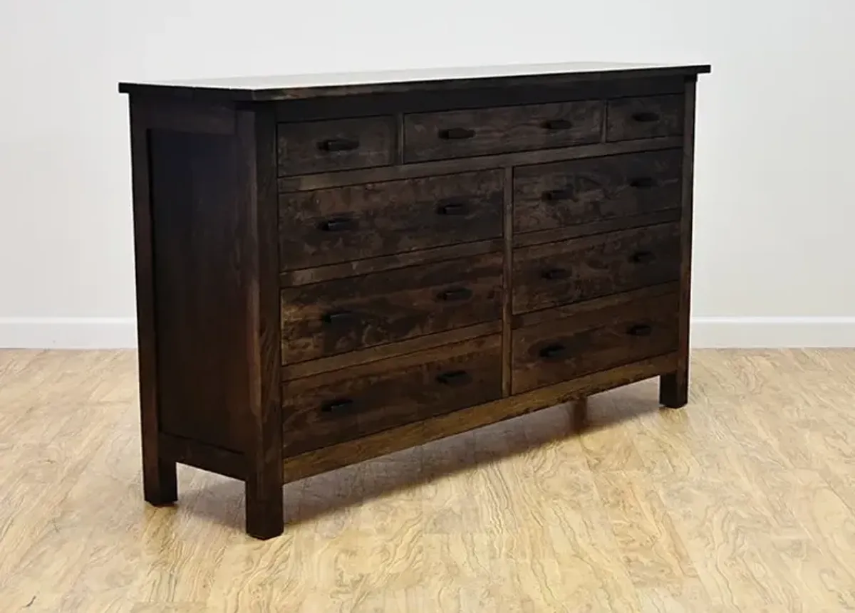 Daniel's Amish GREENFIELD NINE DRAWER DRESSER