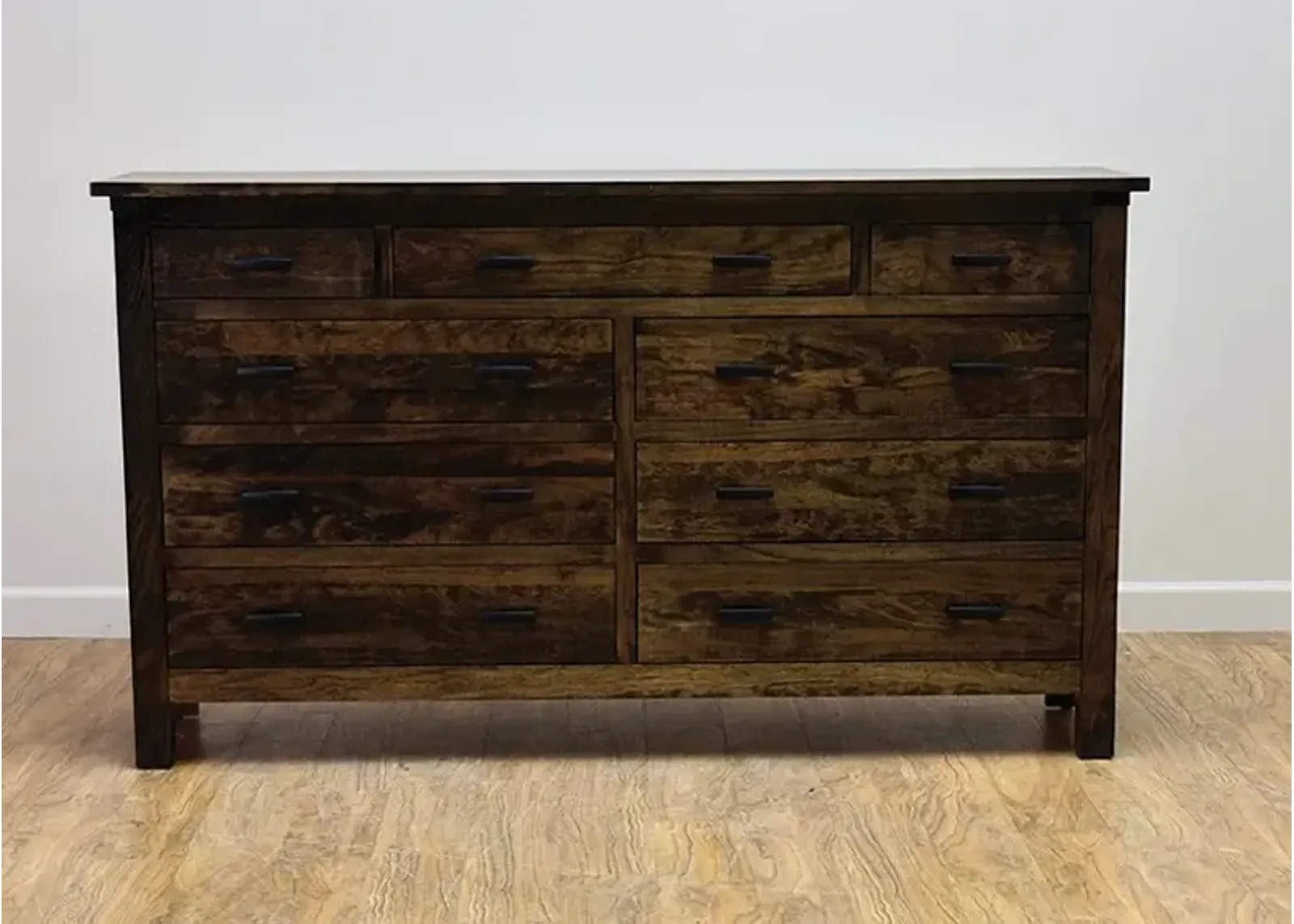 Daniel's Amish GREENFIELD NINE DRAWER DRESSER