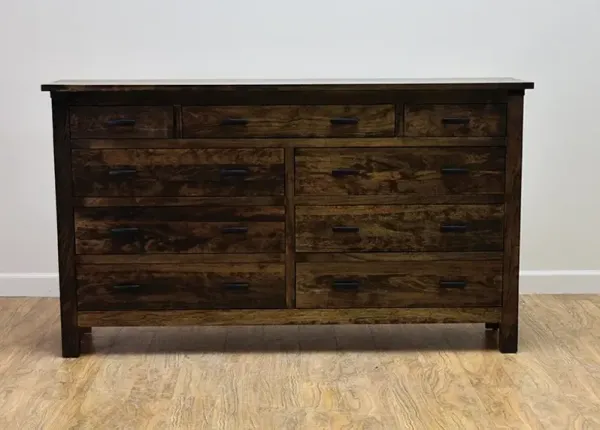Daniel's Amish GREENFIELD NINE DRAWER DRESSER