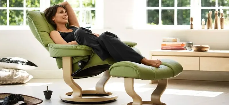 Stressless by Ekornes Stressless� Mayfair Medium Classic Base