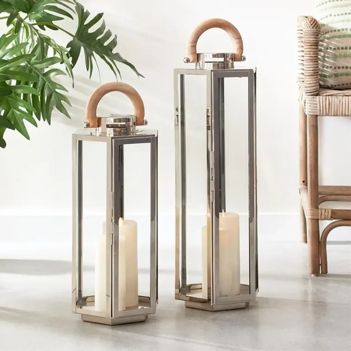 Daryl Modern Clear Glass Stainless Steel Frame Lantern Candleholder - Small