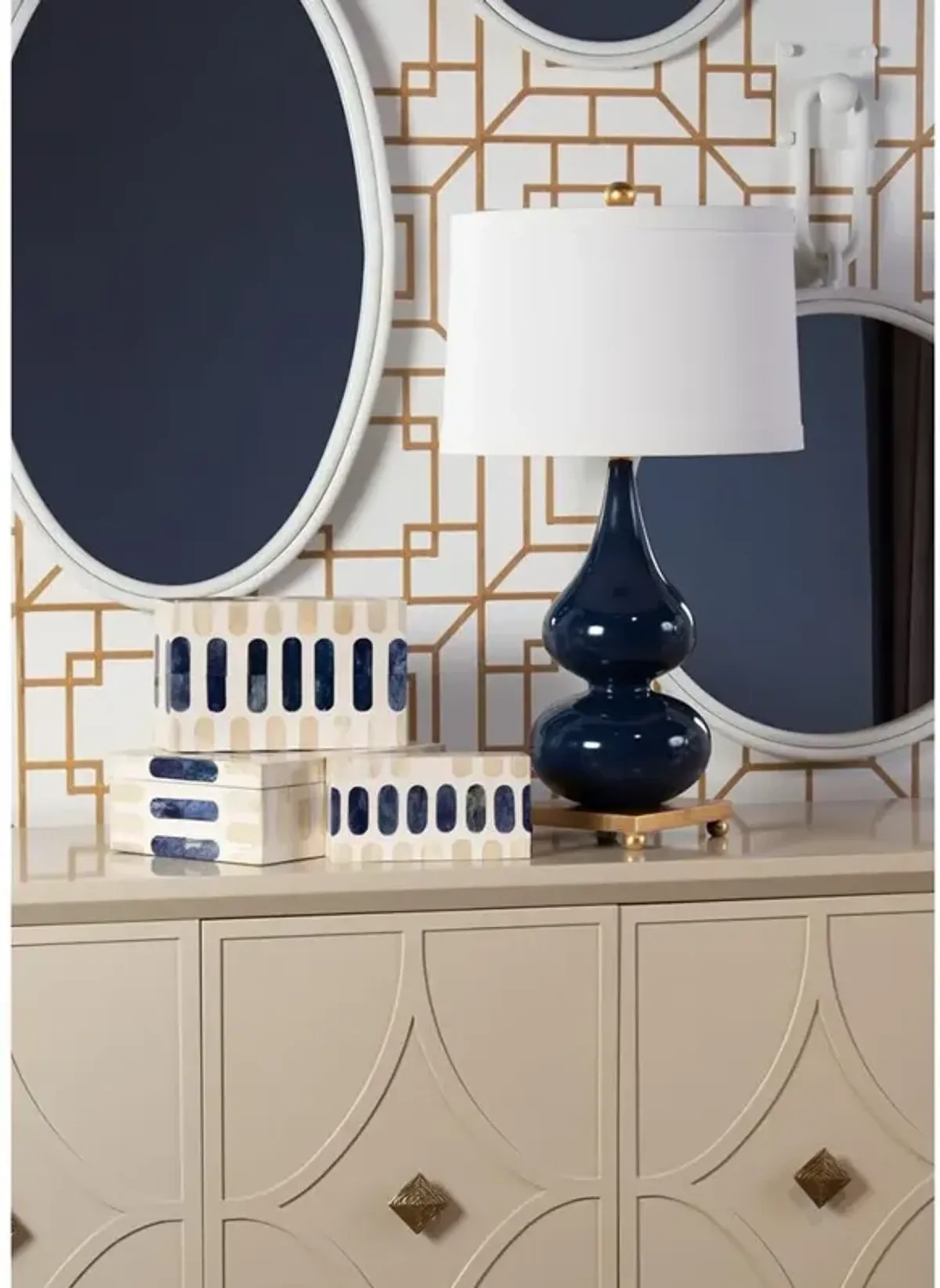 Noel Modern Classic White Iron Round Wall Mounted Mirror